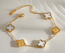 2) Brazalete trébol nacarado