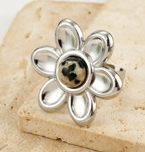 🌸 Anillo Flor de Piedras Naturales